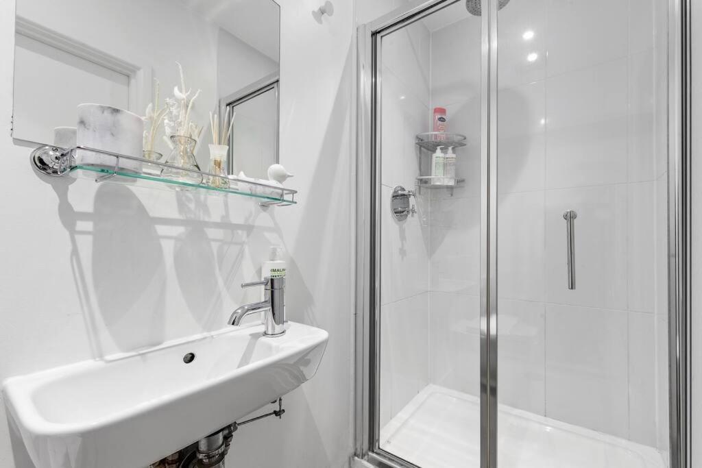 Stylish Sleep6 Flat At Iconic Piccadilly Circusvr6 Apartman London Kültér fotó